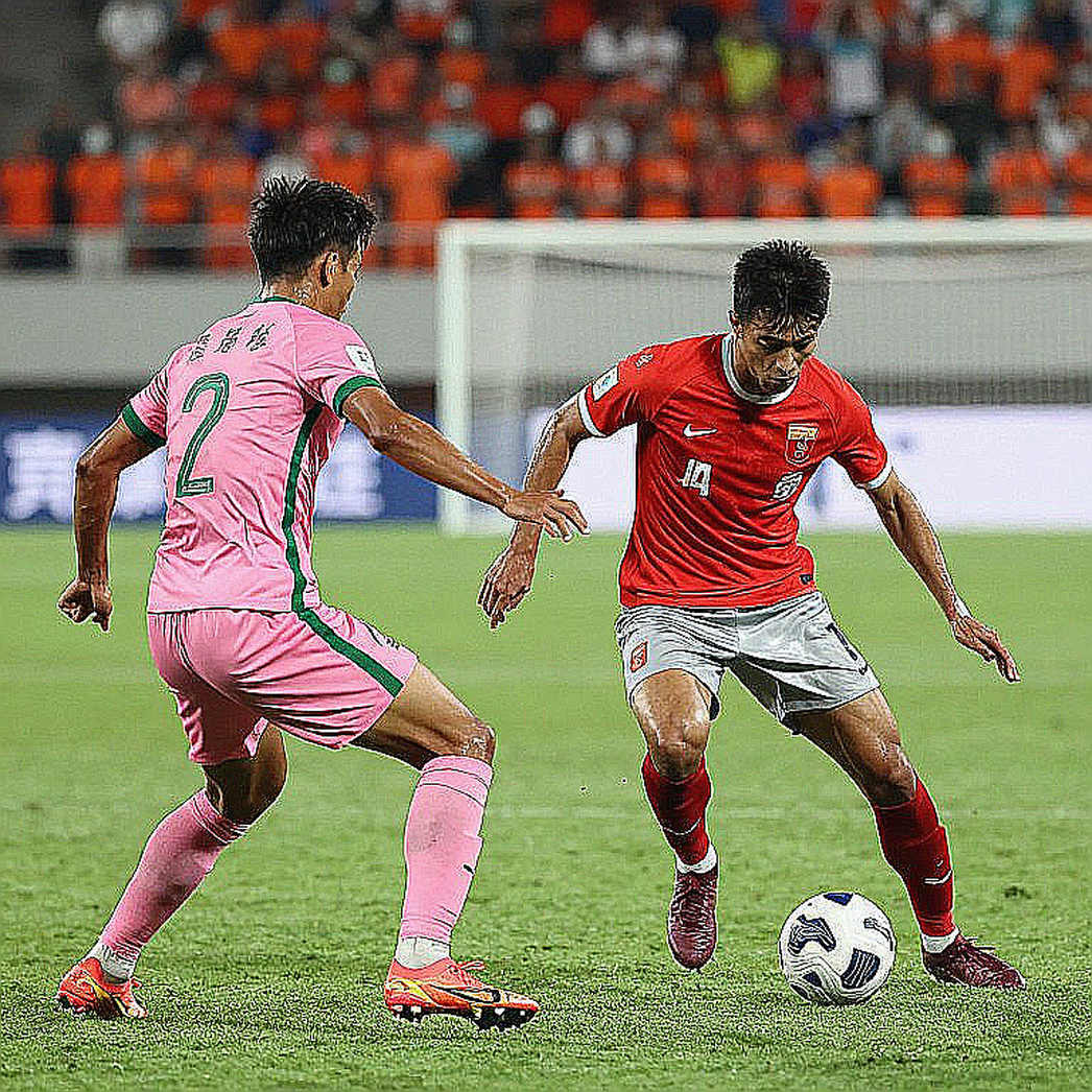 Salah, Hossam Hassan và nghịch lý '120 triệu người' của bóng đá Ai Cập