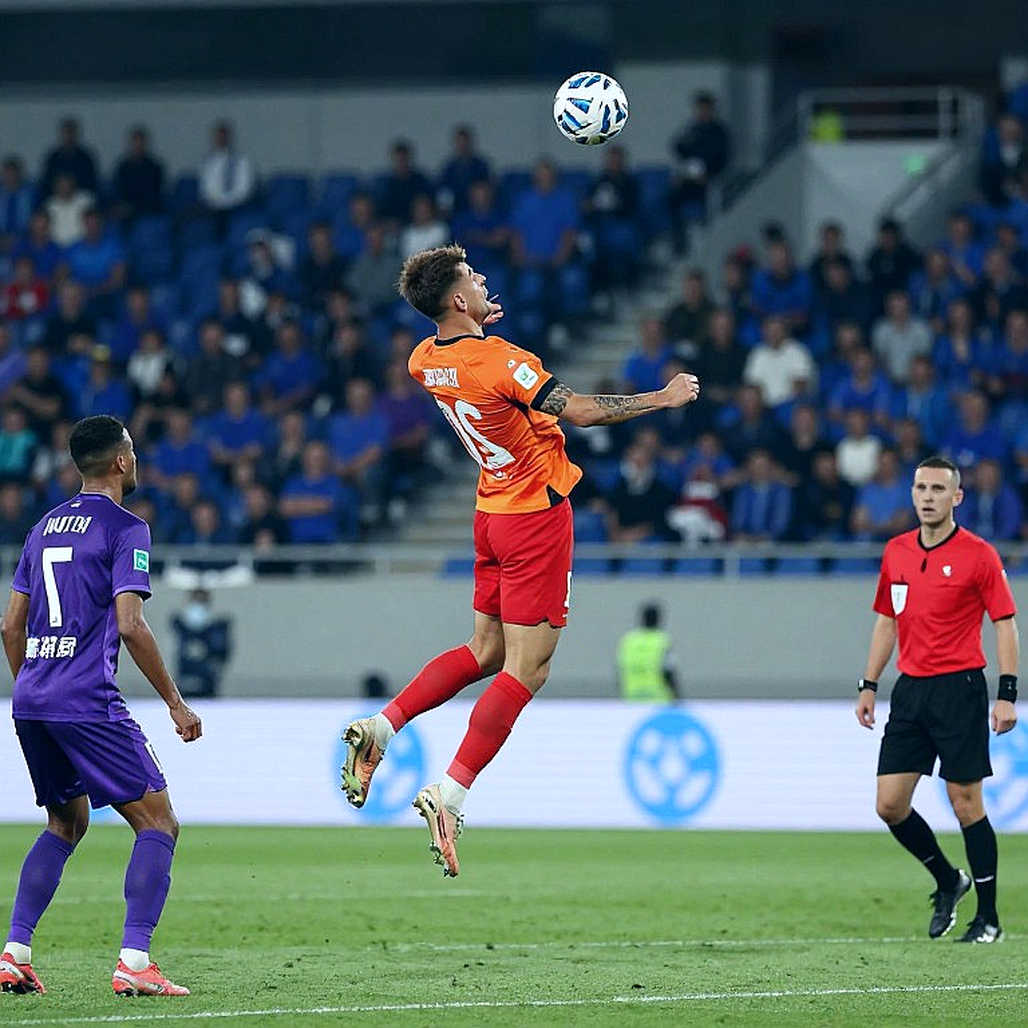 V.League 1: Nguồn lực tỉnh thành, hợp đồng mờ và cuộc đua vô địch không cân sức