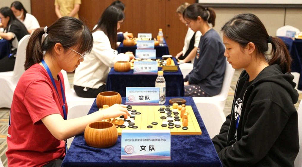 Cờ vua: Khi một bản tin gán sai chức danh Chủ tịch FIDE và trộn lẫn tin tức với quảng cáo