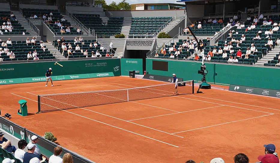 Rybakina vượt Kawa 6-1, 3-6, 6-1 tại Ningbo Open: đường giao bóng, điểm phòng thủ và một suất bán kết đầy rủi ro