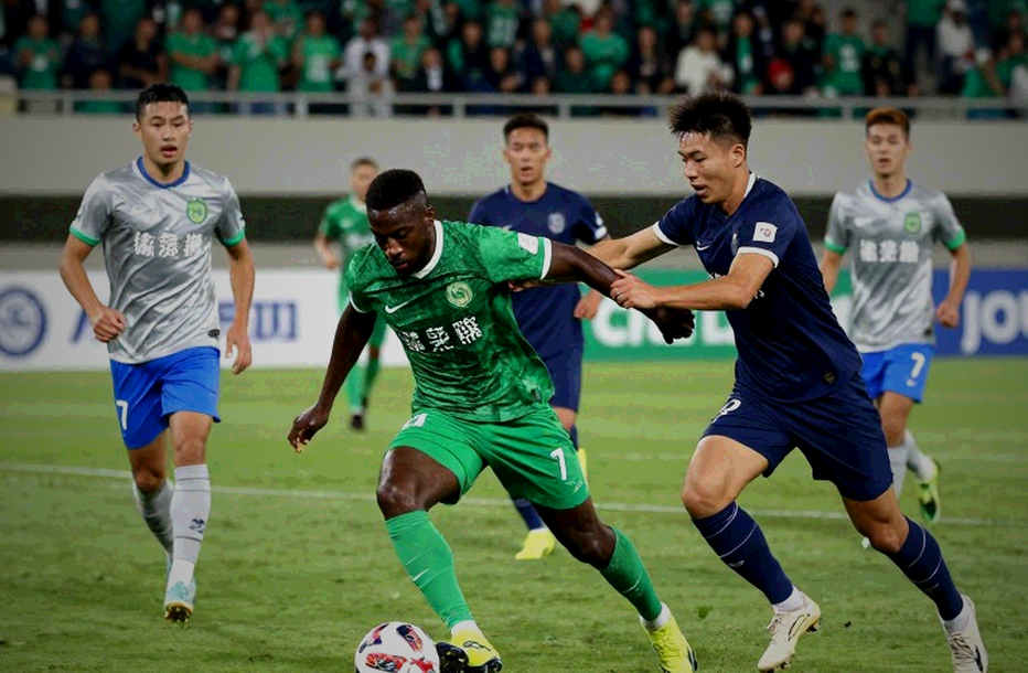Tuyển Việt Nam và bài toán phòng thay đồ sau khi Xuân Son rời giải
