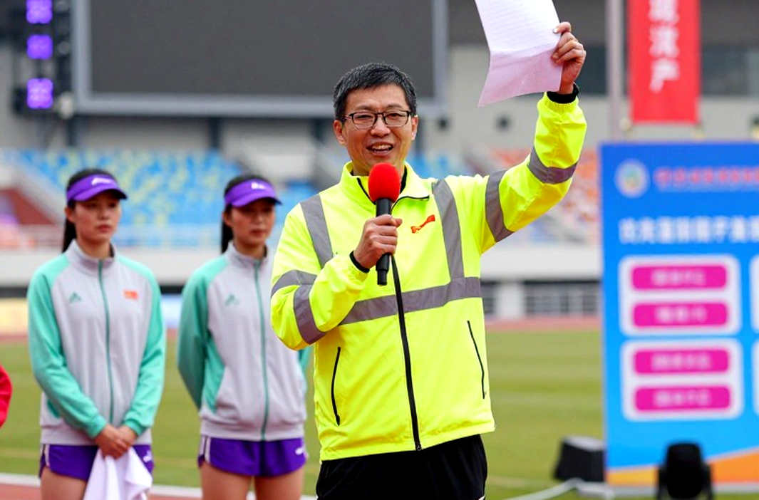 Ba hồ sơ điền kinh trống số liệu và phép thử của người viết giữa mùa giải 2026