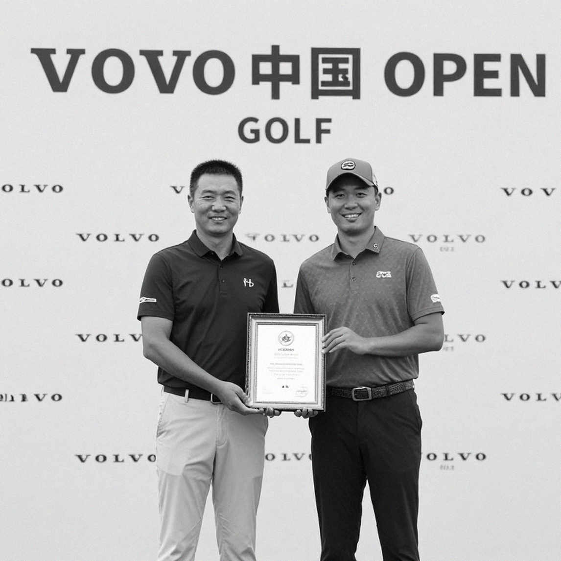 Reed đuổi McIlroy ở Wentworth: 8.000 điểm, một cuộc tái sinh và tiếng cười trên pro-am