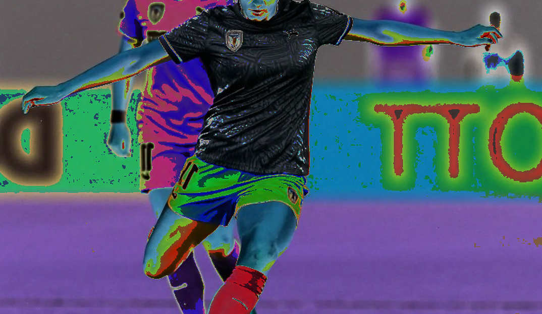 Tan Sinh's Two Kicks: A Yellow Card Correct by the Letter, but V-League Is Punishing the Wrong Thing Tan Sinh's Two Kicks: A Yellow Card Correct by the Letter, but V-League Is Punishing the Wrong Thing